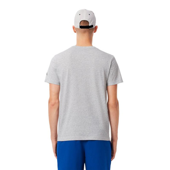 Pack Camiseta Lacoste Novak Djokovic Gris y Gorra Blanco